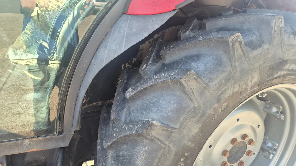CASE JX 95 4WD & LOADER - Image 4