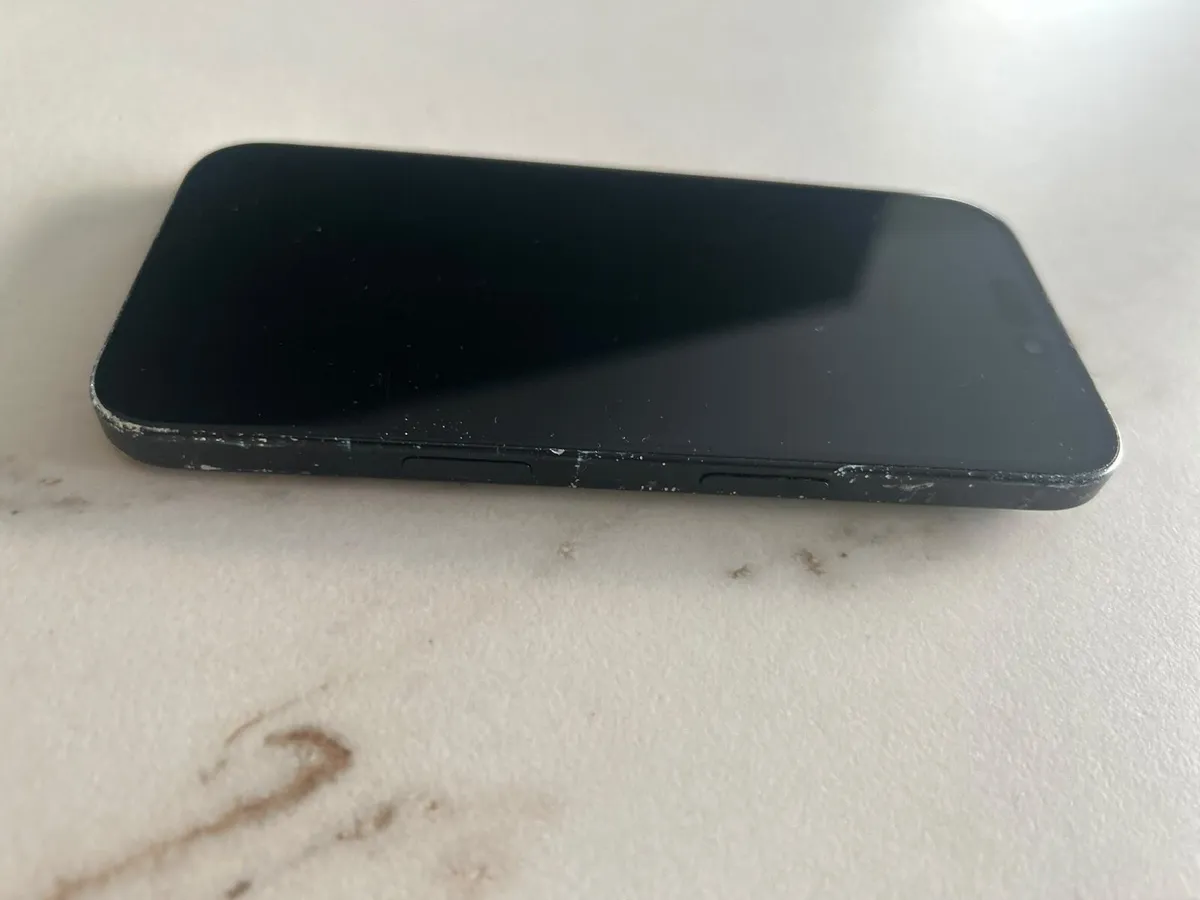 iPhone 16 - with age related scratches - Image 3