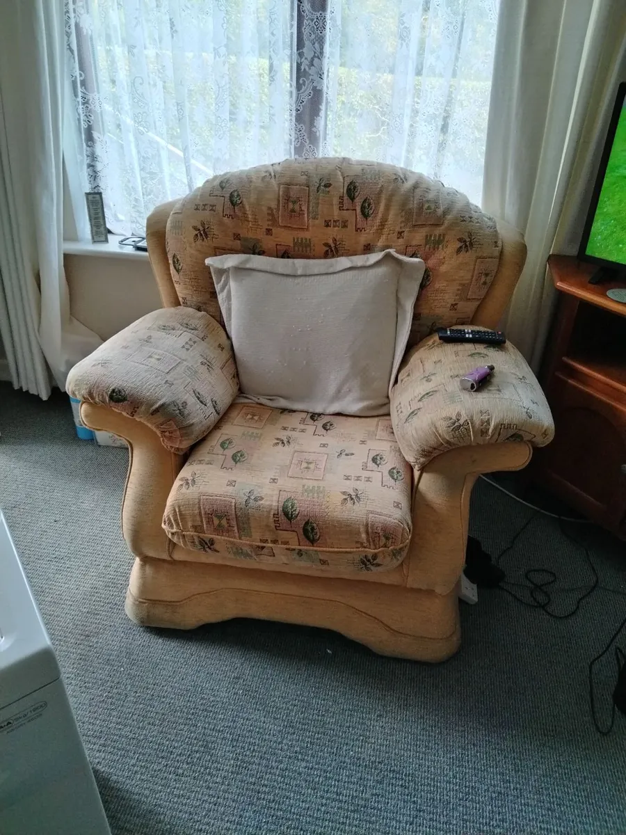 three piece suite - Image 3