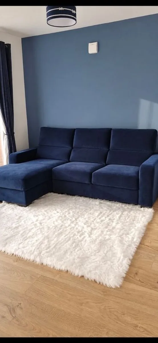 Comfy couch - Image 4