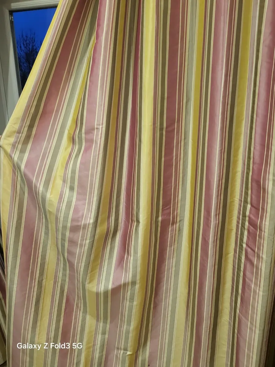 Curtains - Image 3