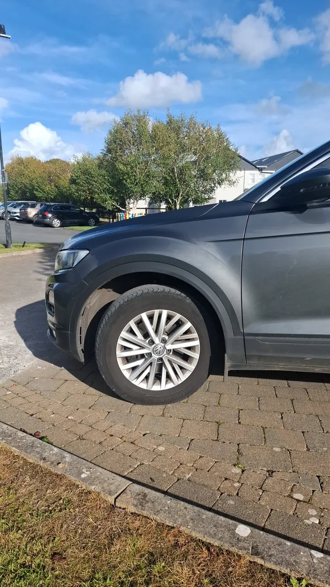 Genuine VW Alloy Wheels 18" with tyres - Image 1