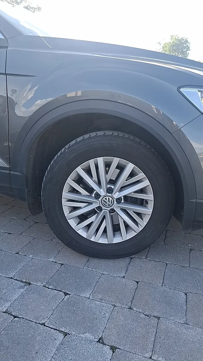 Genuine VW Alloy Wheels 18" with tyres - Image 4