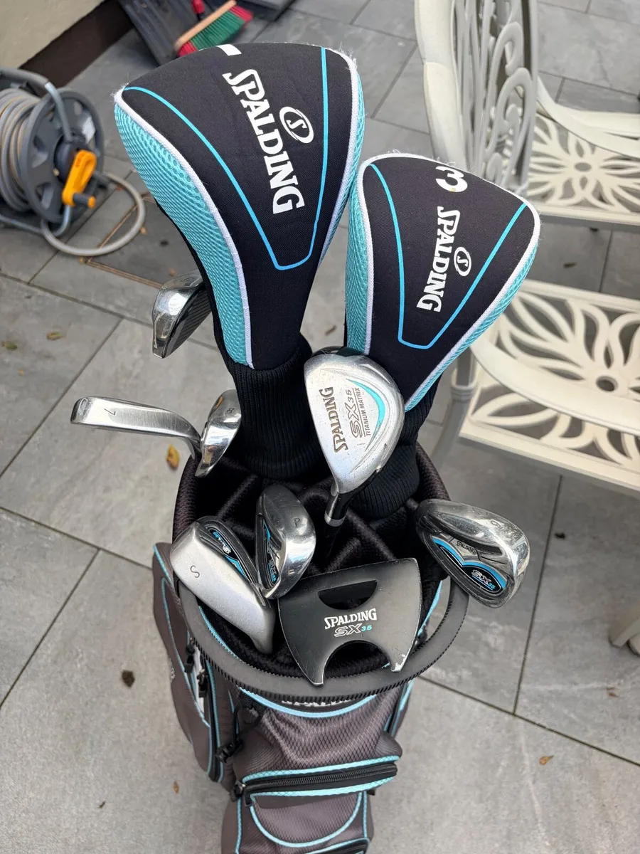 Spalding ladies left handed golf clubs - Image 1