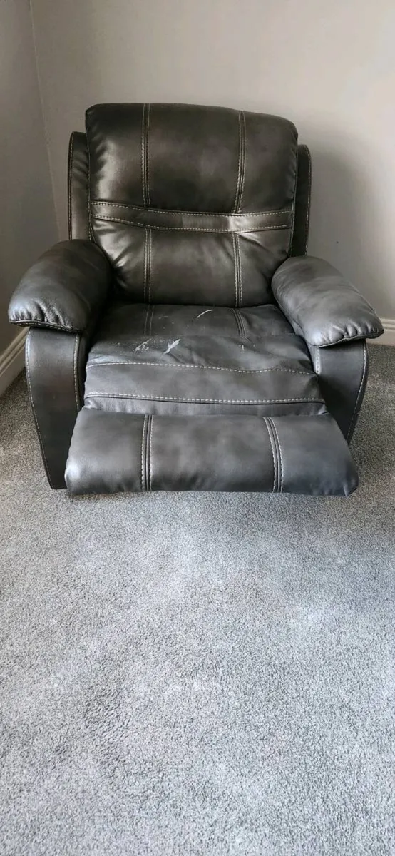 3 seater couch with 2 armchairs - Image 3