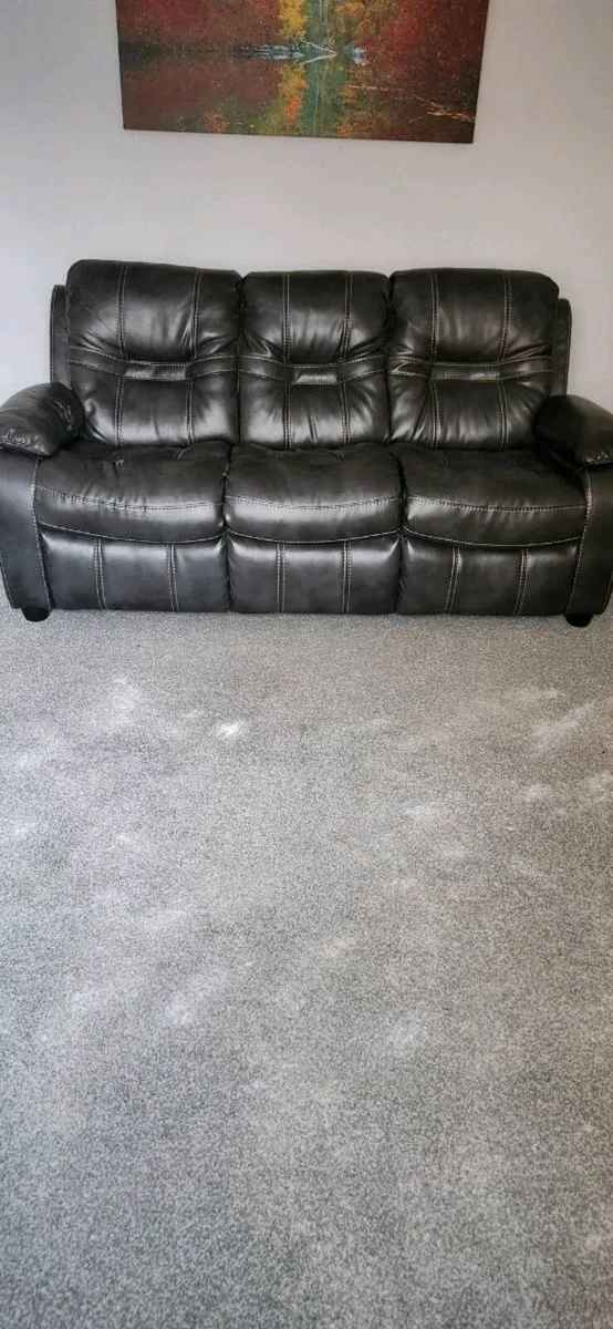 3 seater couch with 2 armchairs - Image 1