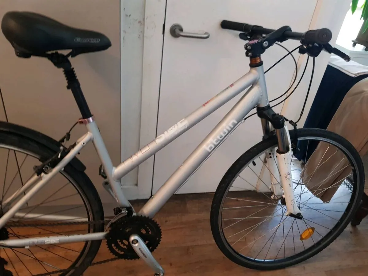 Ladies bike( can deliver) - Image 3