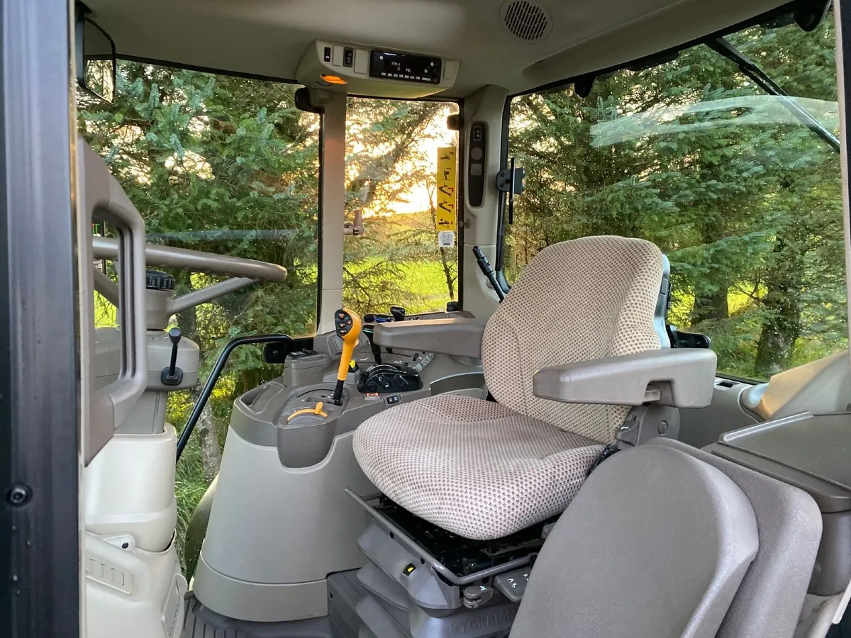 John Deere 6120M - Image 2