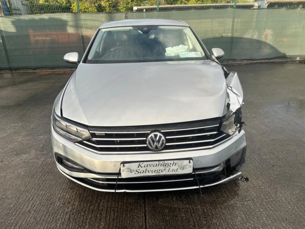 201 VW Passat 2.0 TDi  Full leather - Image 3