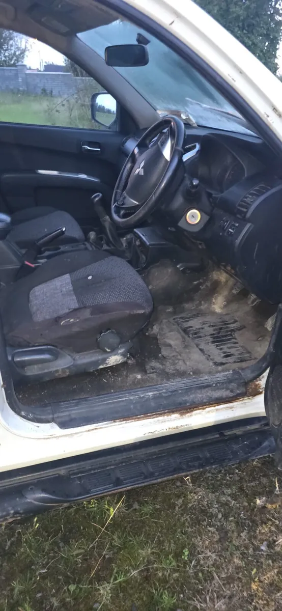 Mitsubishi l200 - Image 2