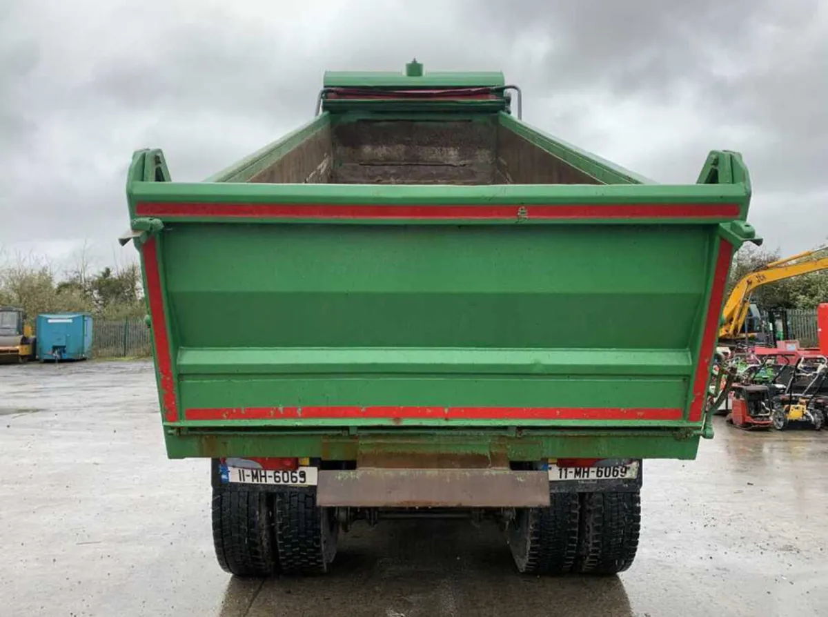 2011 Man 8x4 Tipper - Image 2