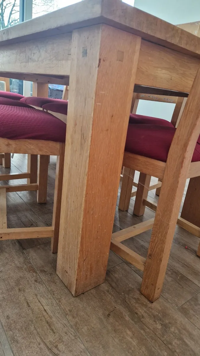 Solid Oak table and 8 chairs - Image 2
