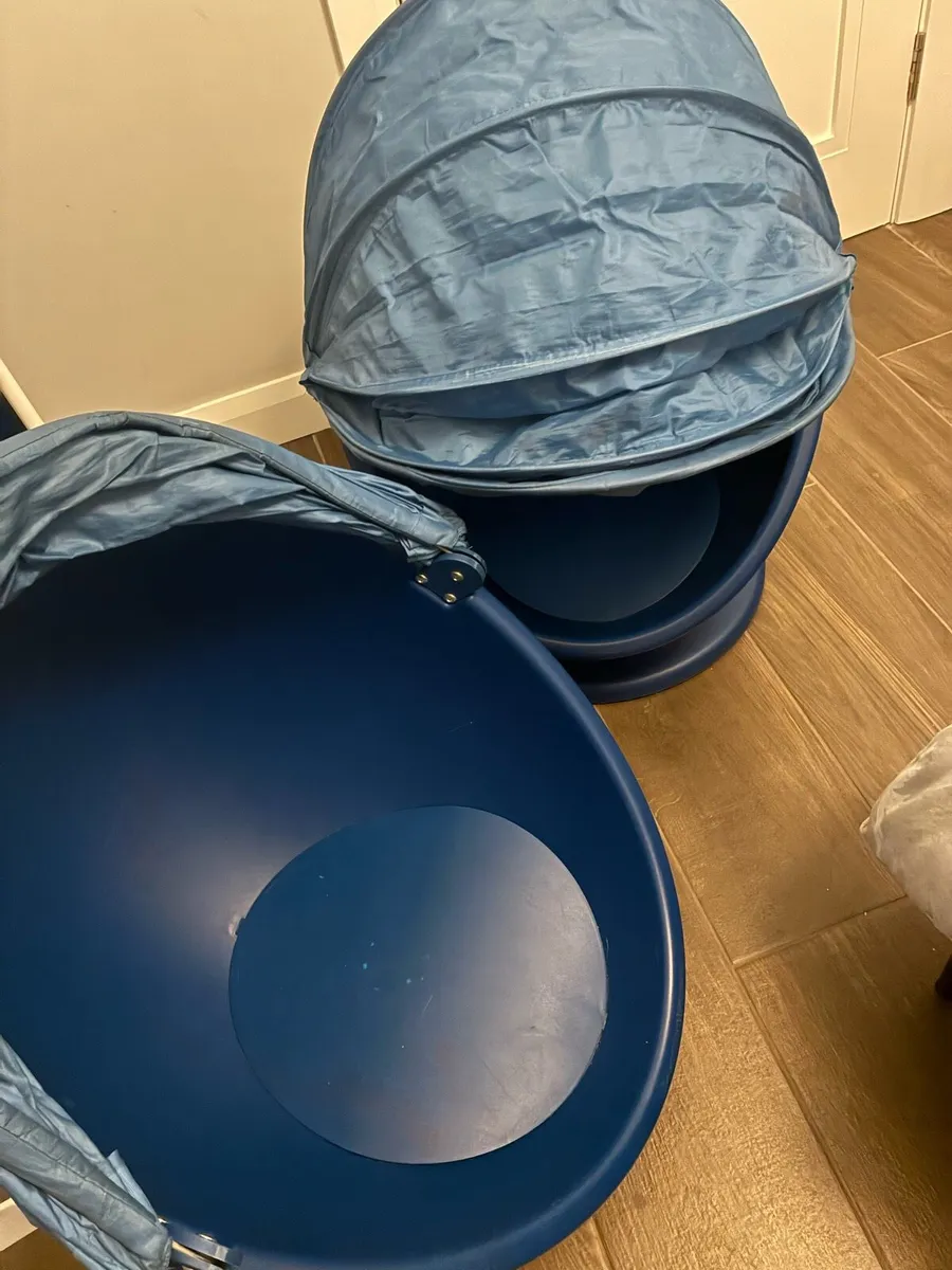 2 Ikea nest chairs