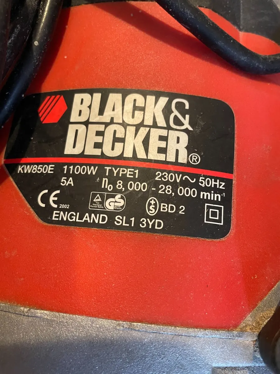 Black & Decker KW850E 1100W power router + BITS - Image 2