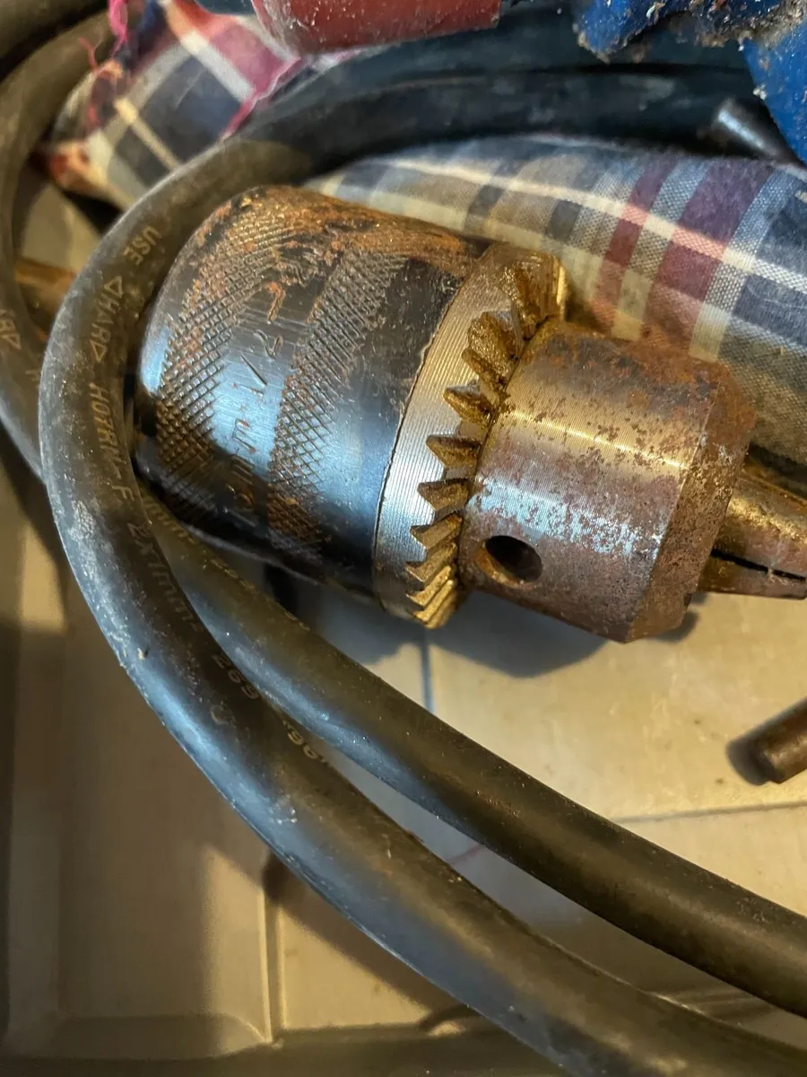 Perel corded rotary hammer drill SDS-Plus chuck - Image 4