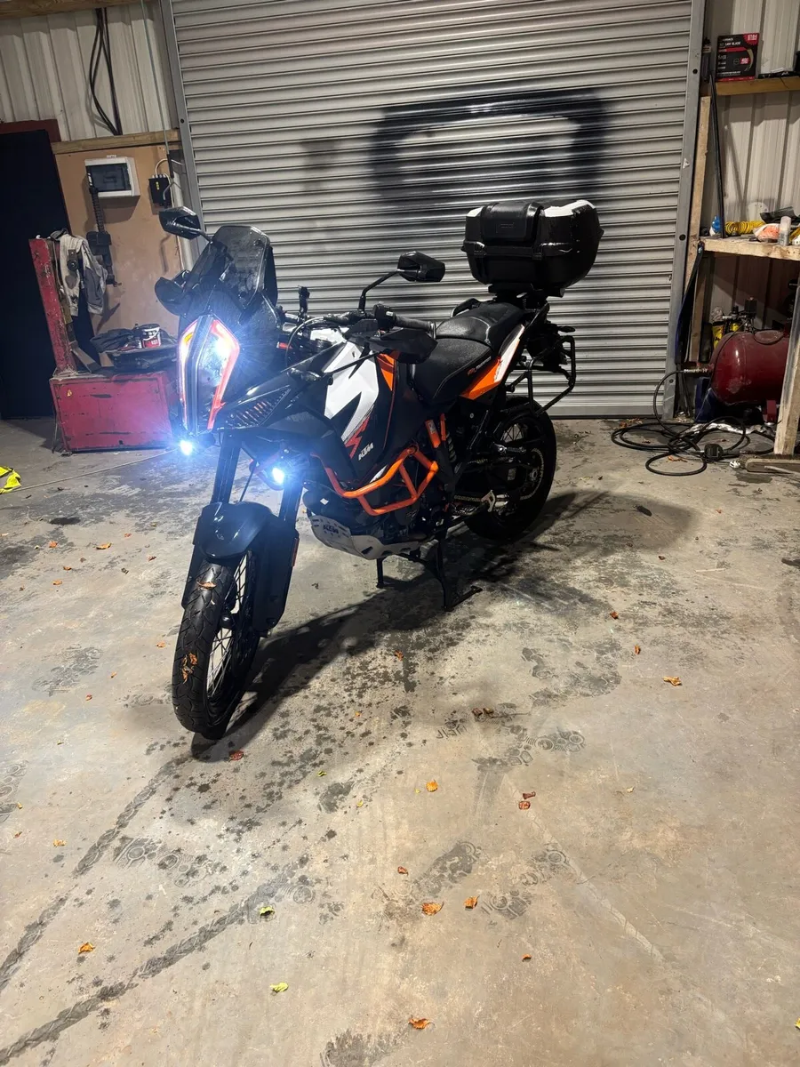 Motorbikes - Image 4