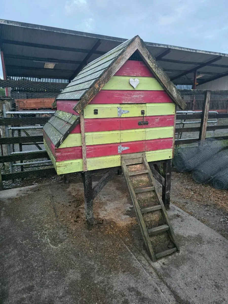 CHICKEN COOP - Image 1