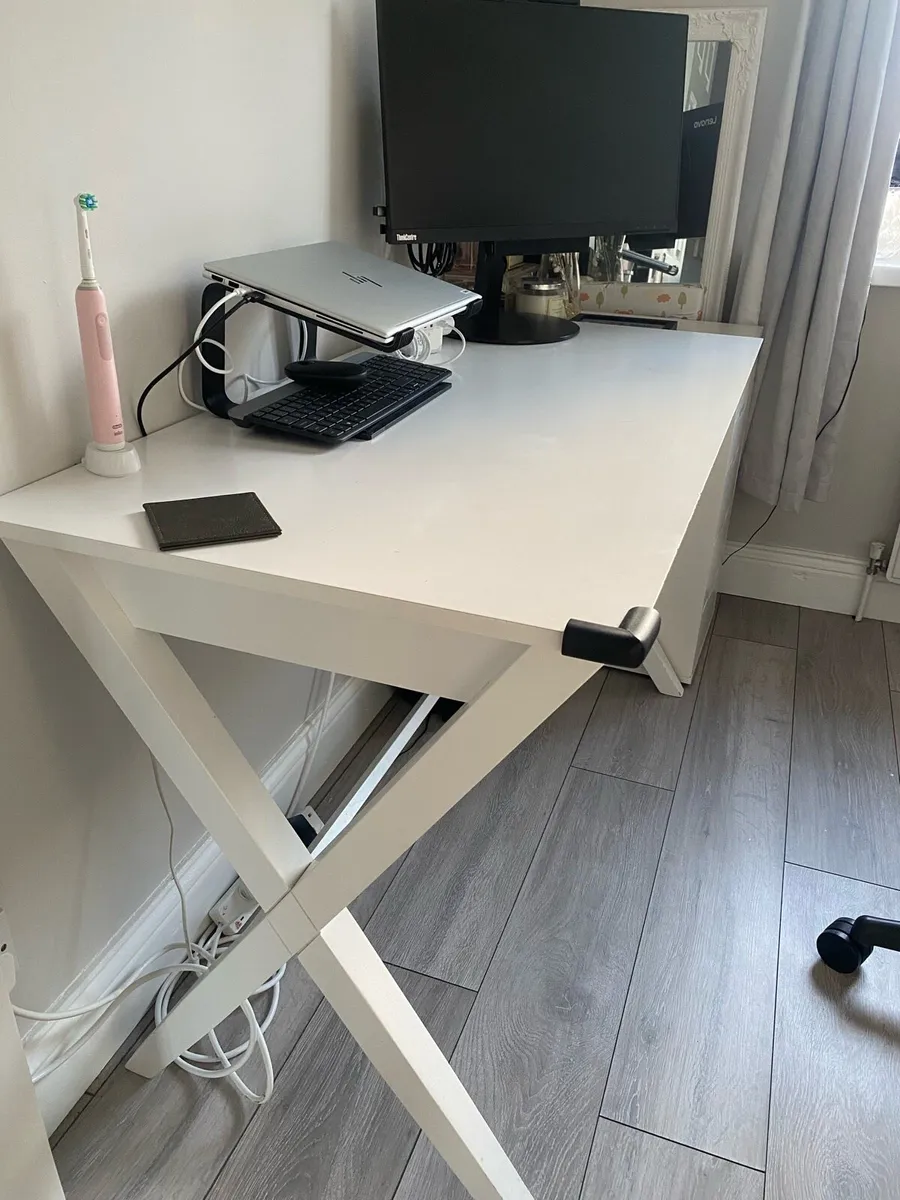120x60 Harvey Norman Desk - Image 1