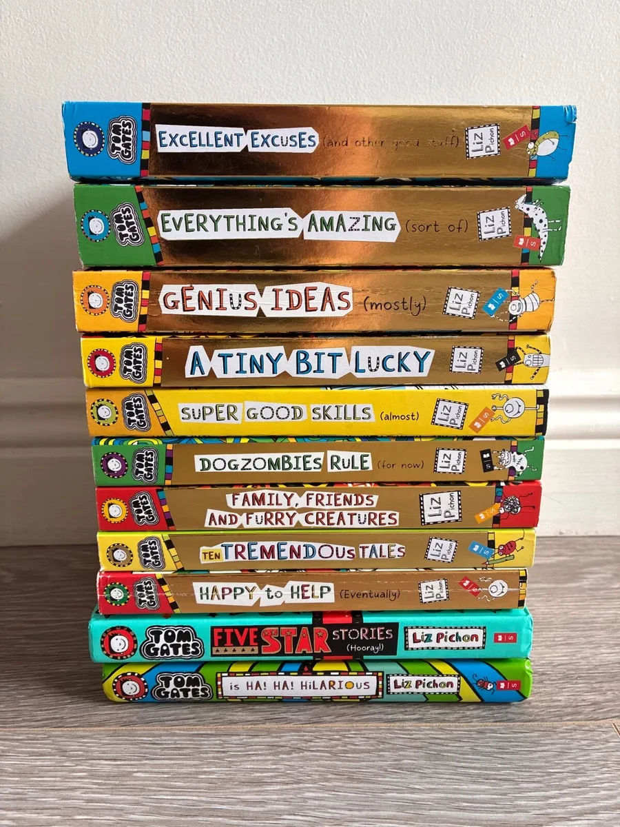 Tom Gates Book Bundle (13 Books - 11 Paperbacks & - Image 1