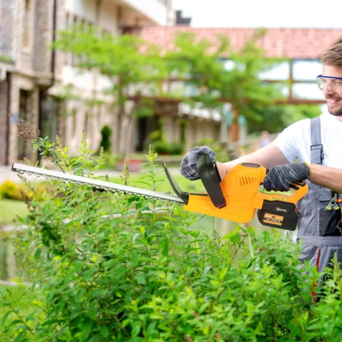 20" Cordless Hedge Trimmer, 18V Electric Hedge Cut - Image 3