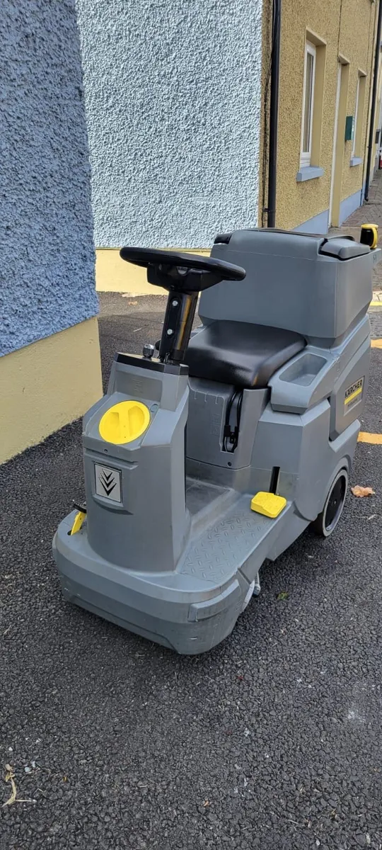 Karcher ride on scrubber dryer 50/70 R classic - Image 1