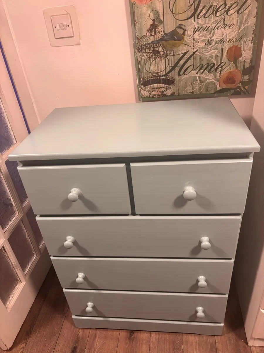 Chest of drawers - Image 1