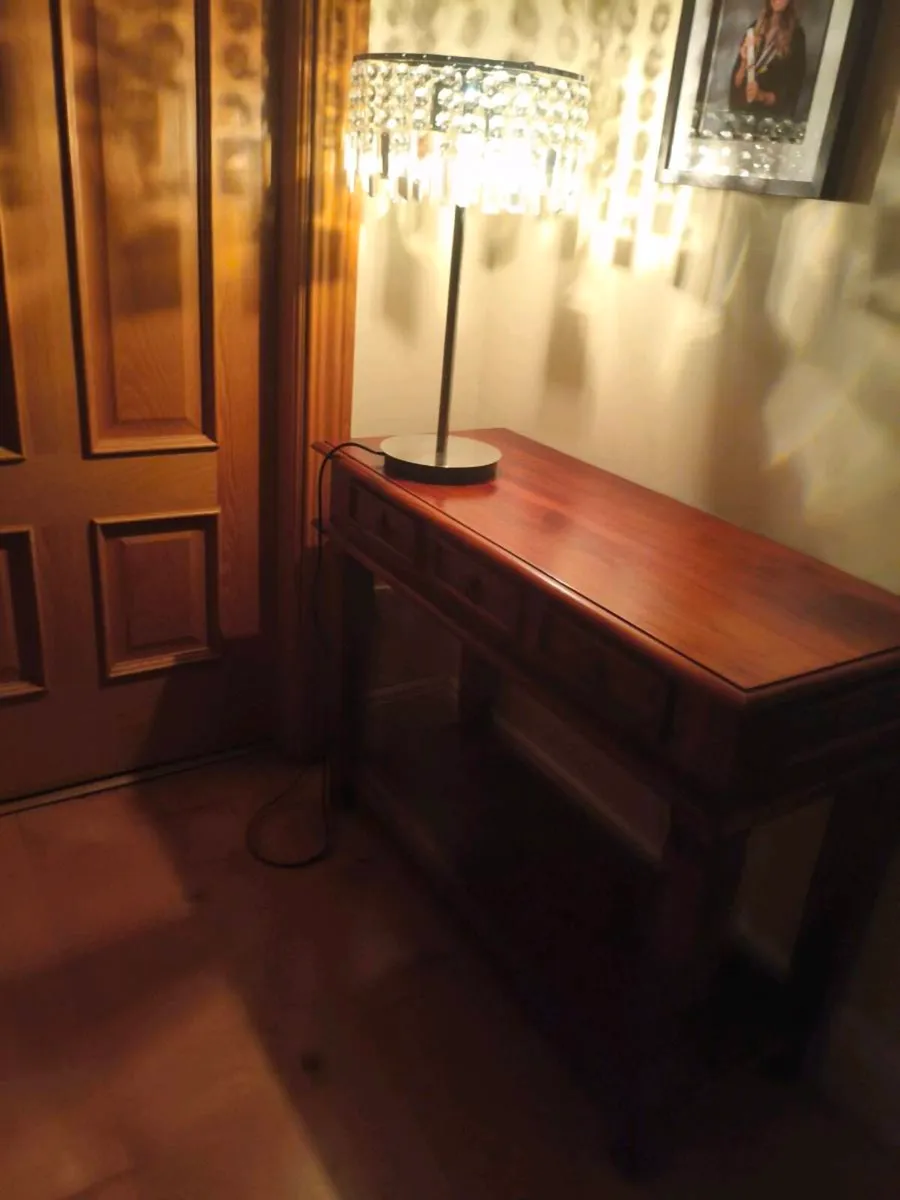 Table and lamp new - Image 2