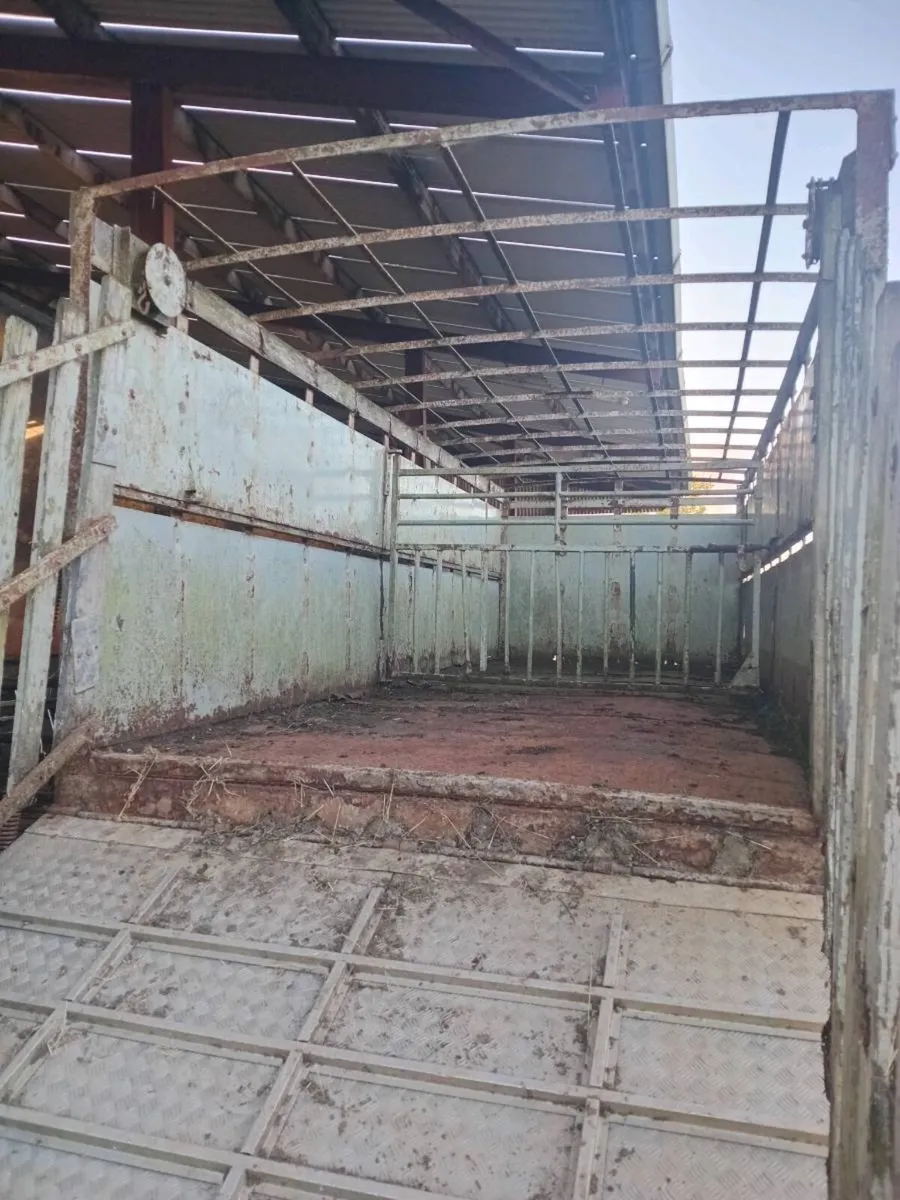 Cattle trailer 22 Foot double axel "Cheap" - Image 3