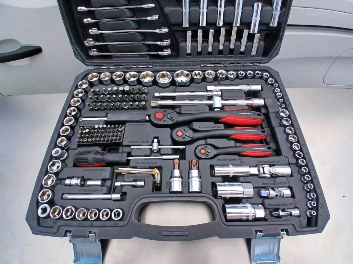 231-PIECE PROFESSIONAL SOCKET SET - Image 2