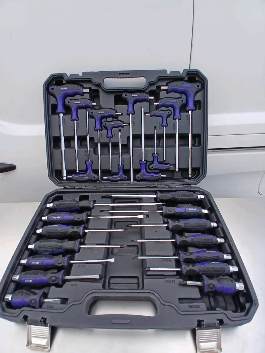 26PC HIGH-GRADE SCREWDRIVER & T-HANDLE SET - Image 1