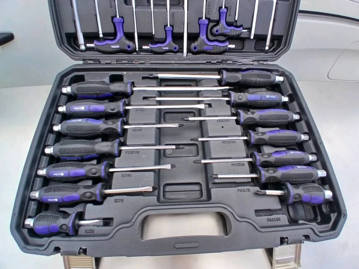 26PC HIGH-GRADE SCREWDRIVER & T-HANDLE SET - Image 2
