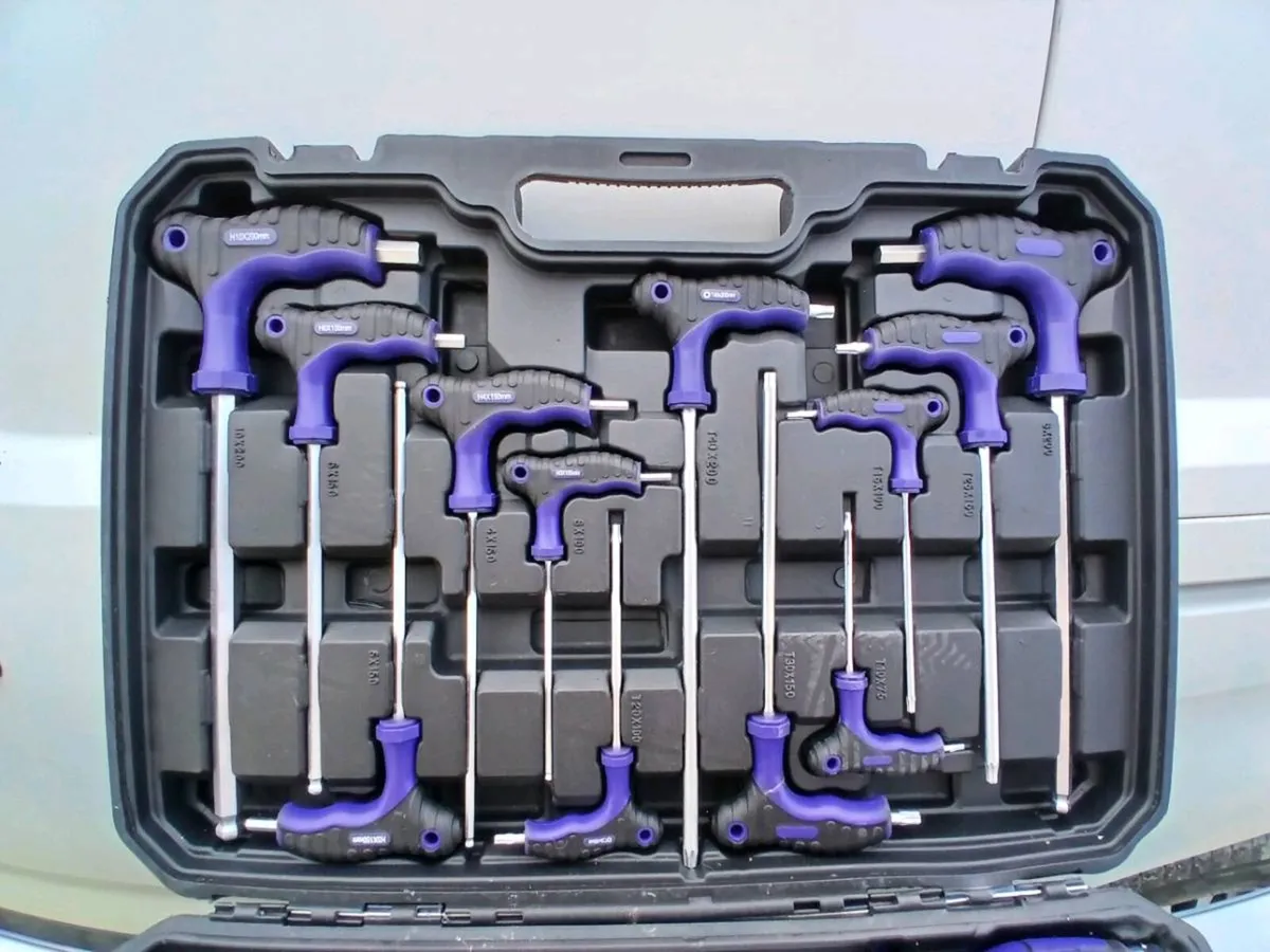 26PC HIGH-GRADE SCREWDRIVER & T-HANDLE SET - Image 3