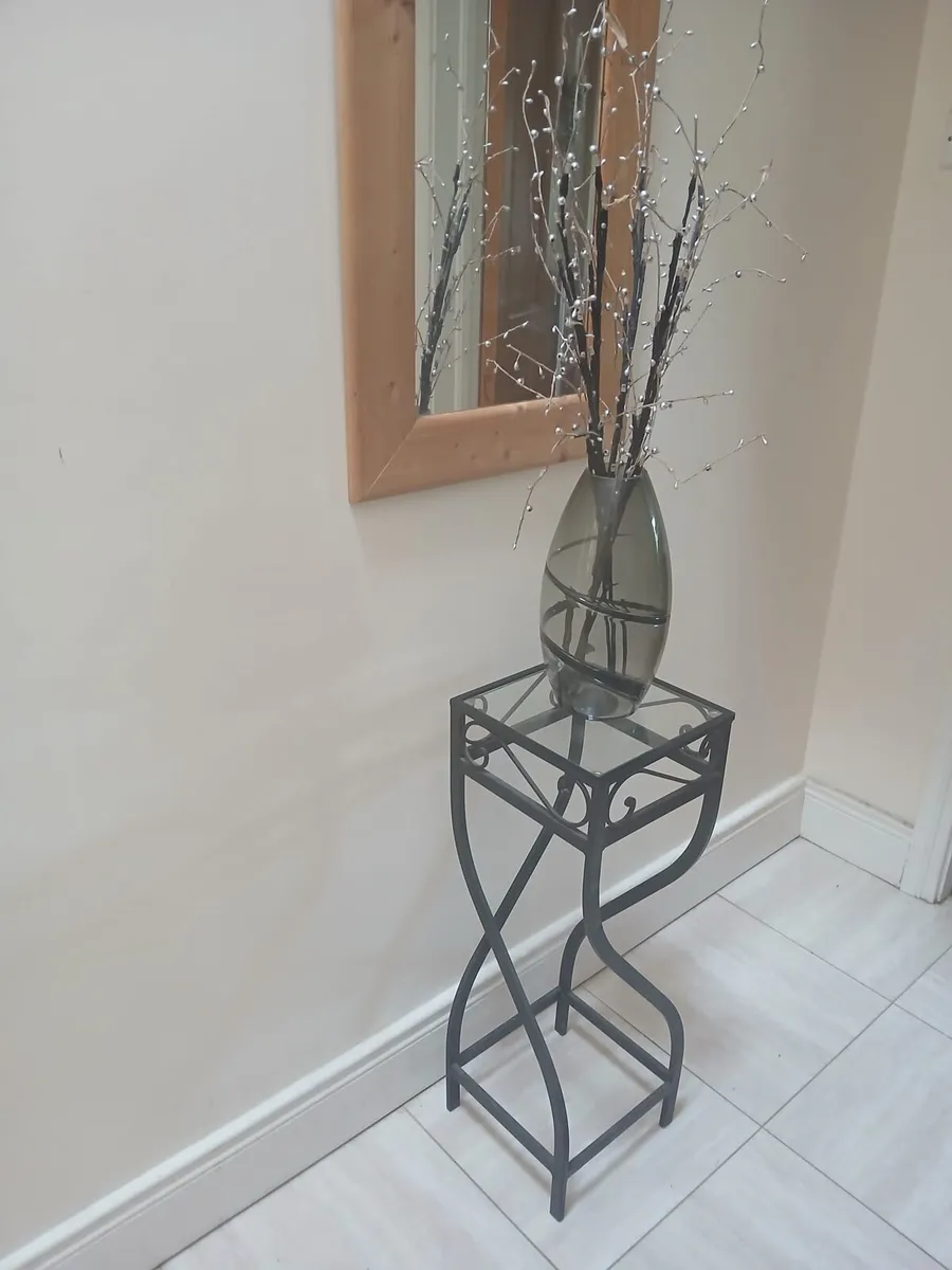 Glass top corner table - Image 2