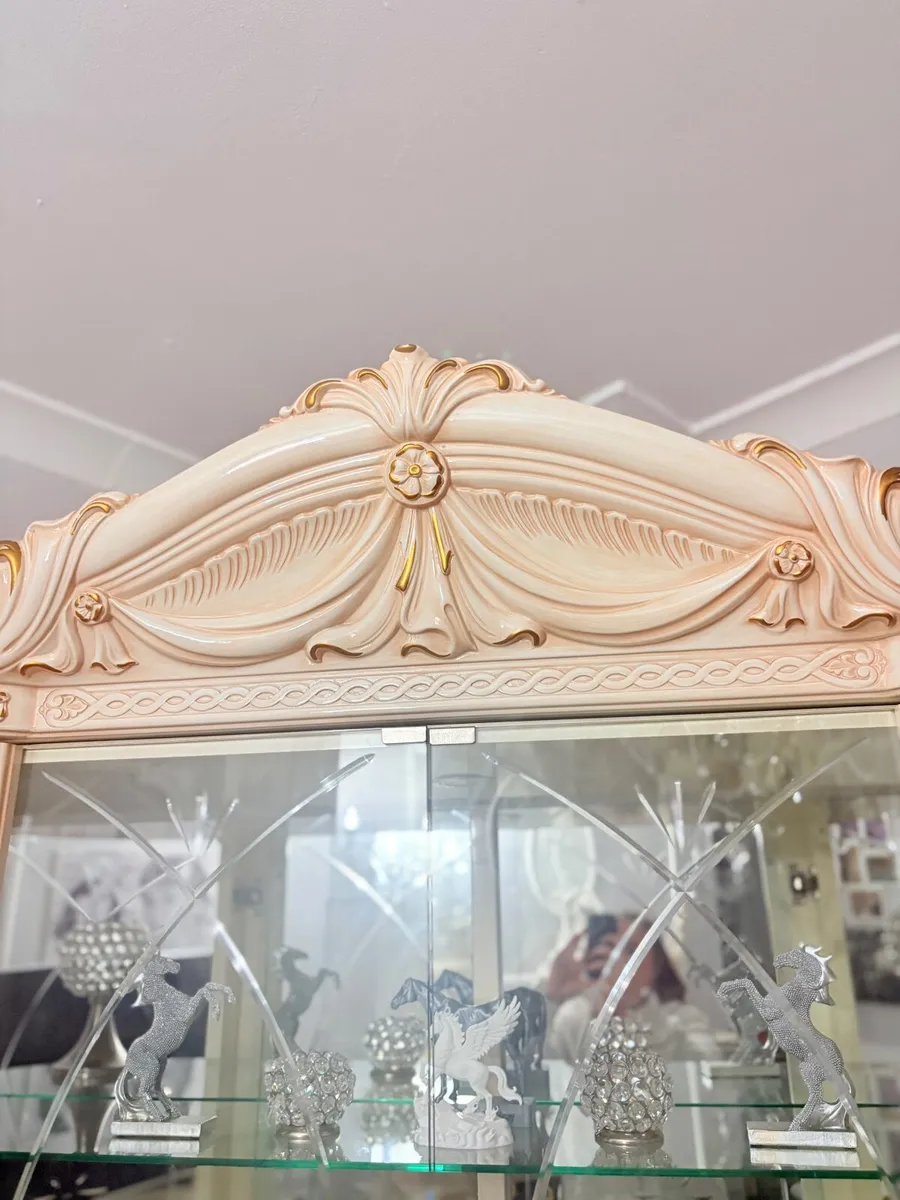 luxurious cream and gold Italian-style curved glas - Image 3