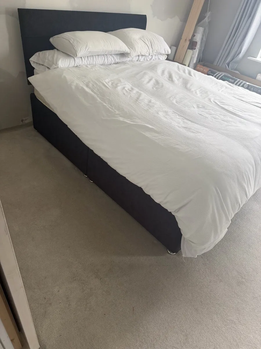 Free Kingsize bed - Image 2