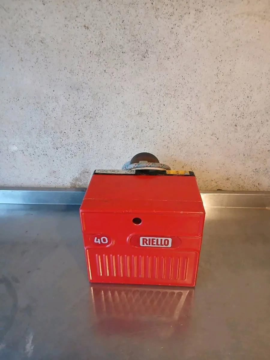 Riello 40 Oil Burner for Sale - Image 1