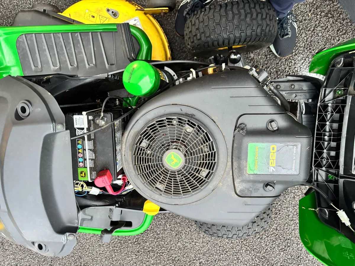 2019 John Deere X166R Ride On Lawnmower - Image 3
