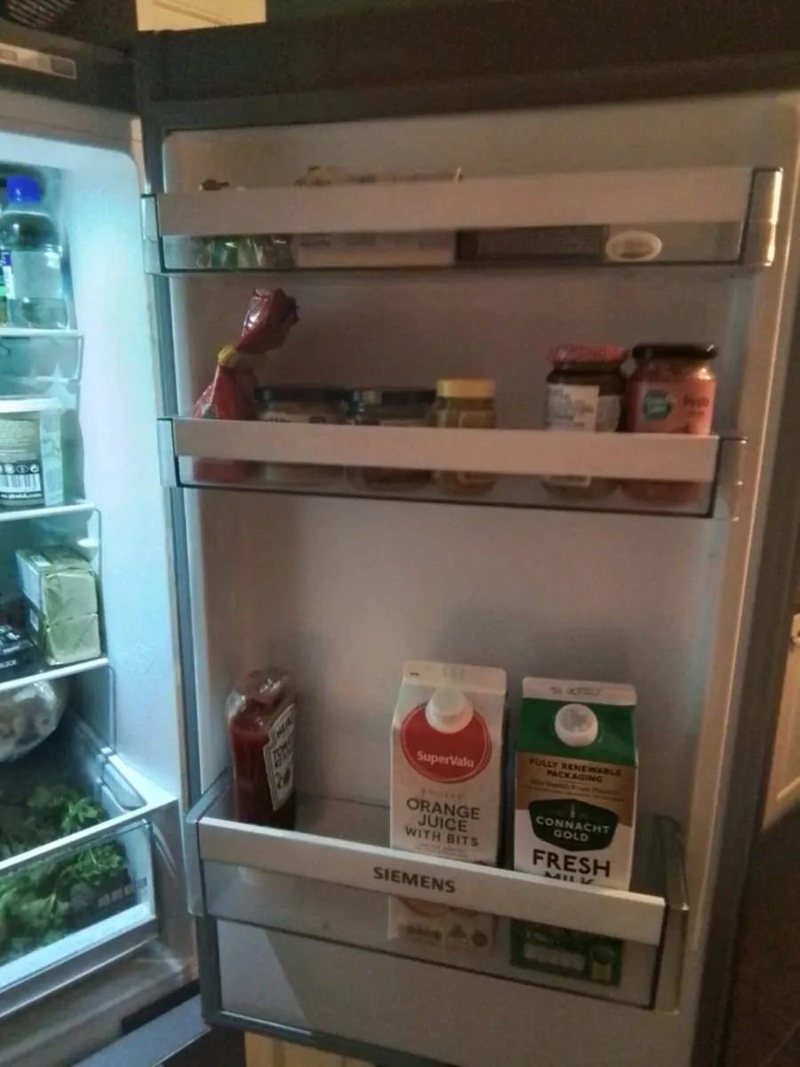Siemens Free Standing Fridge Freezer - Image 2