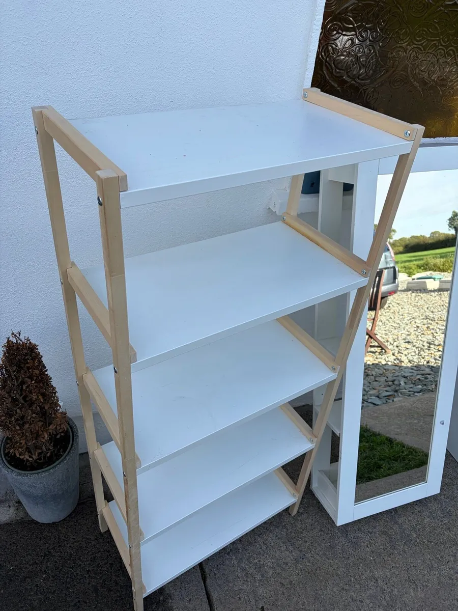 book shelf like new €60 - Image 3