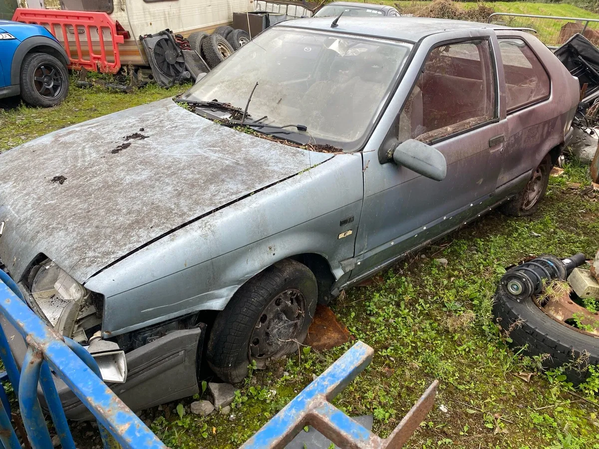 Renault 19 Parts - Image 3