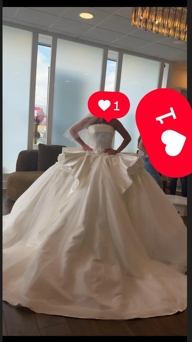 Wedding dress - Image 2