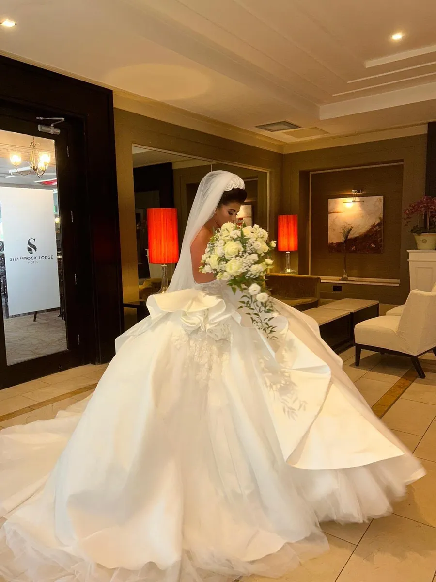 Wedding dress - Image 3
