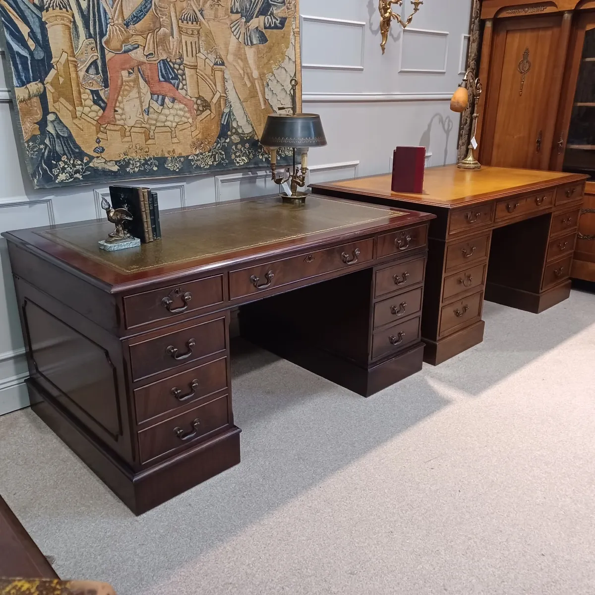 Victorian-style Leather top pedestal desks - Image 1