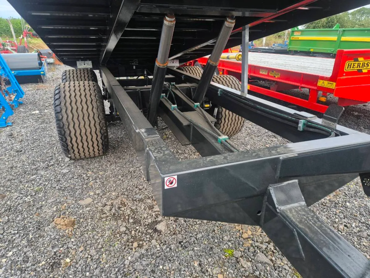 Fleming dump trailer - Image 4