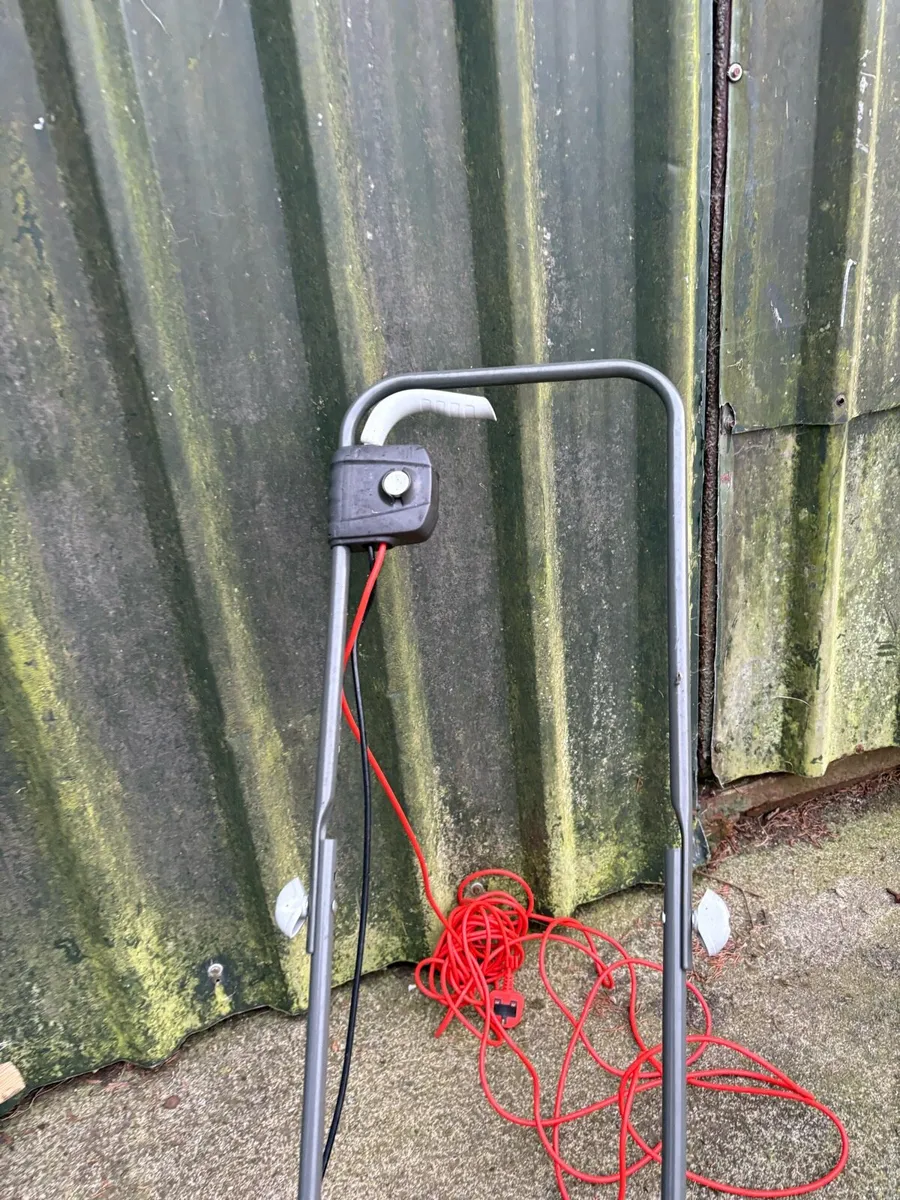 Flymo simplimow with mini trim grass trimmer - Image 3