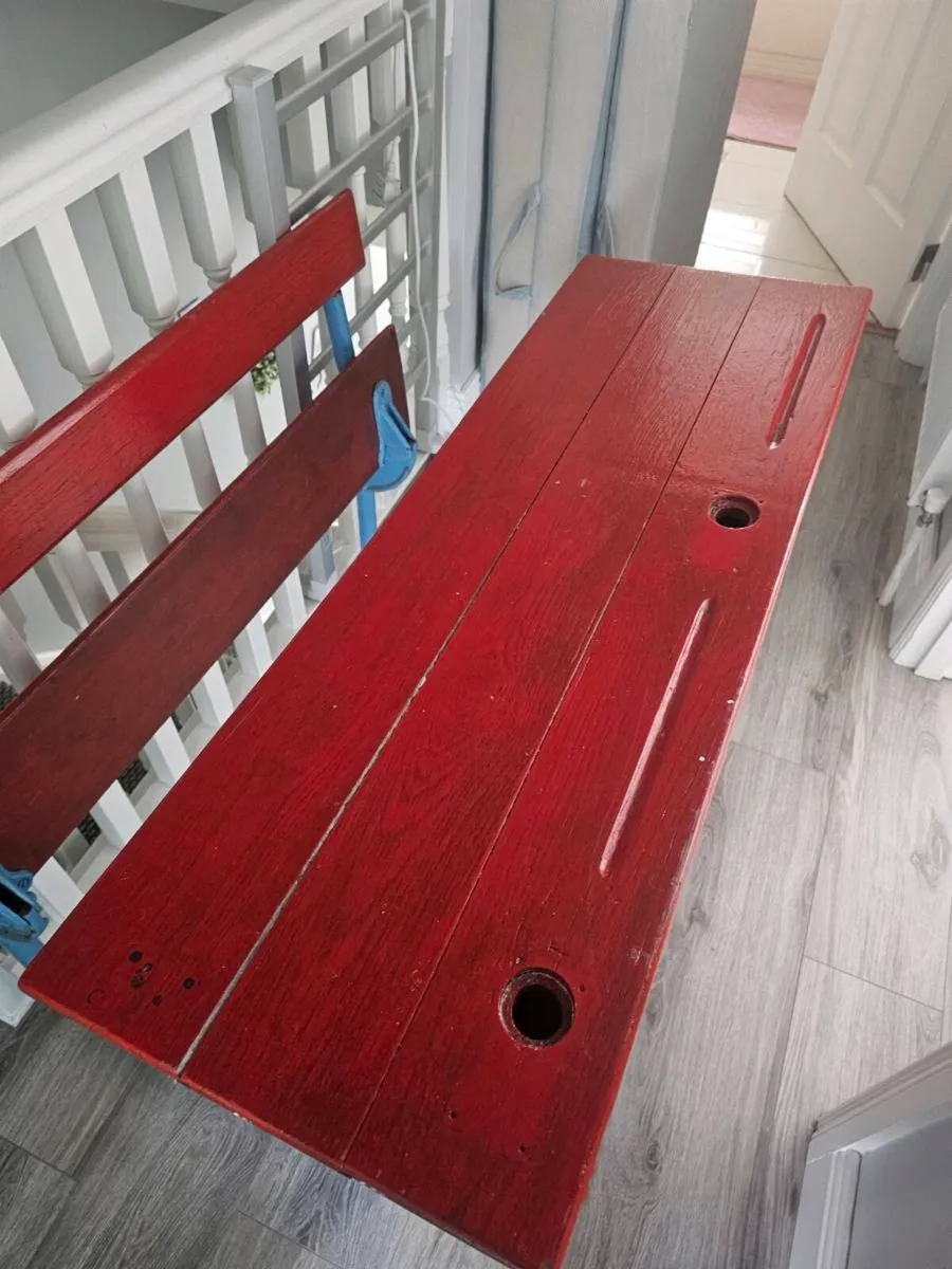 Old school desk - Image 1