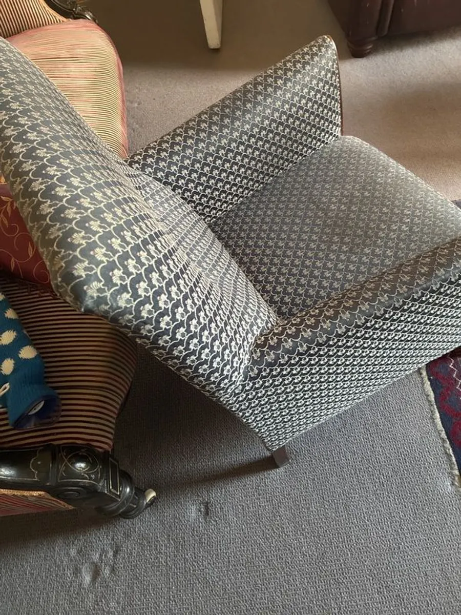 small armchair - Image 4