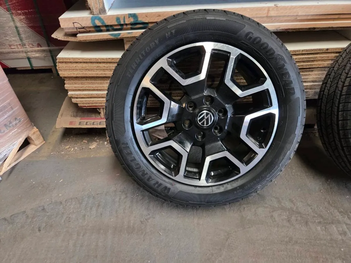 Volkswagen Alloy wheels - Image 1