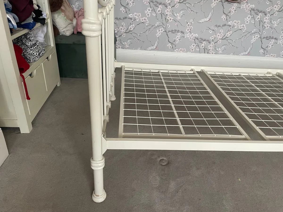 2 x single beds - Image 3