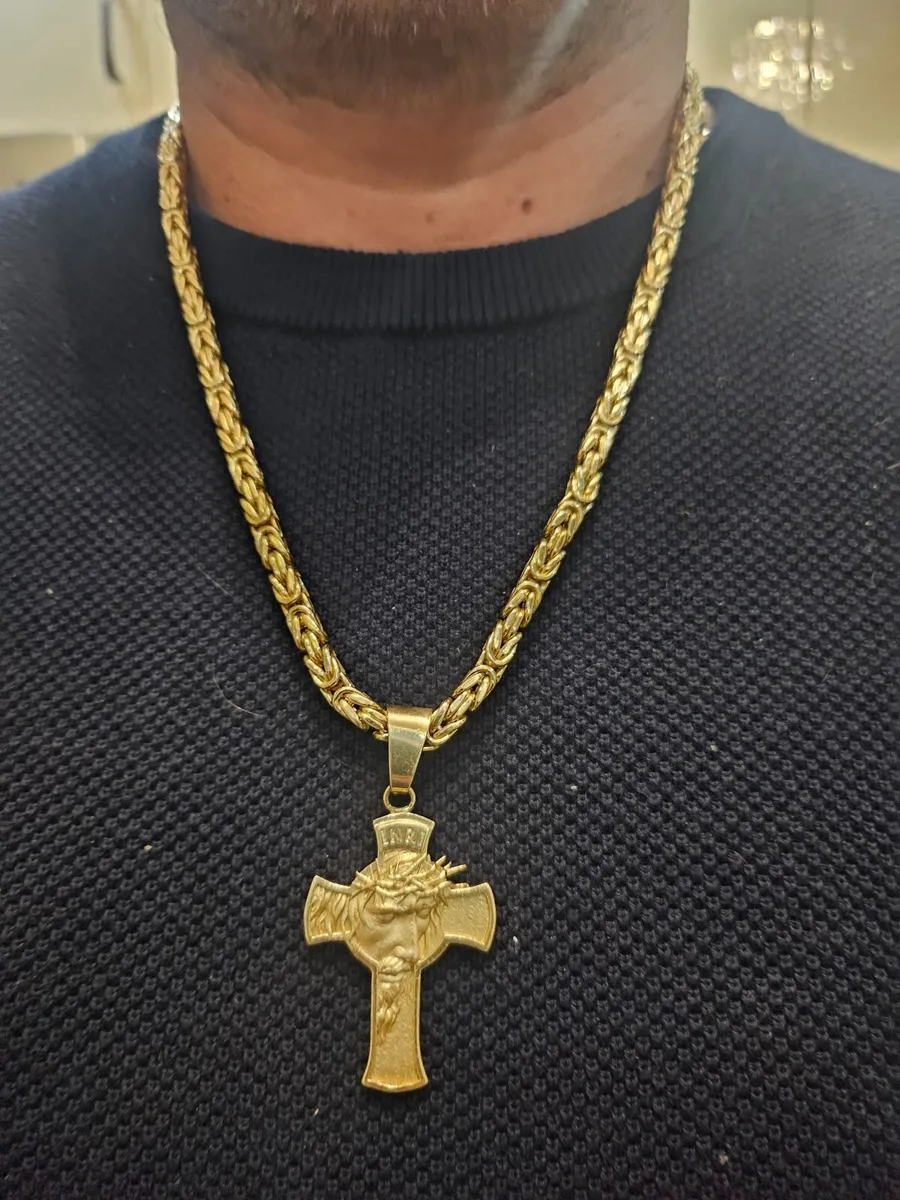 Gold 14 ct chain and cross - Image 1